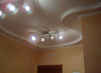 Монтаж реечного подвесного потолка в квартирах и офисах